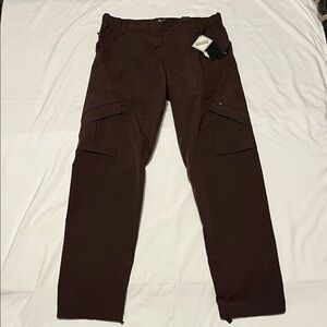 Men's Cargo Pants in Rich Brown